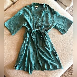 Universal Threads turquoise kimono. Muslin style fabric. One size fits all.